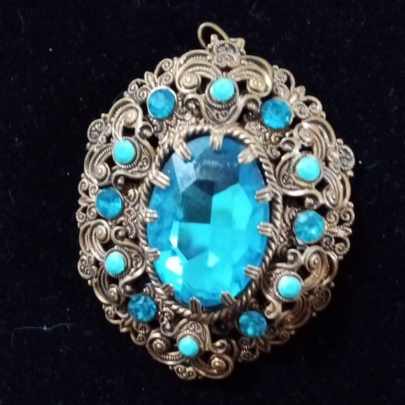 Jewelry - W.GERMANY PENDANT                                     HOST PICK: 07/29